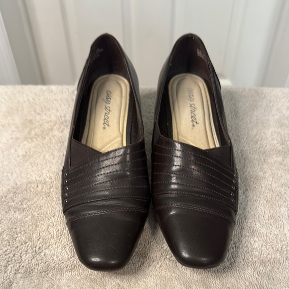 Easy Street Women's Chocolate Brown Loafers - Picture 2 of 8